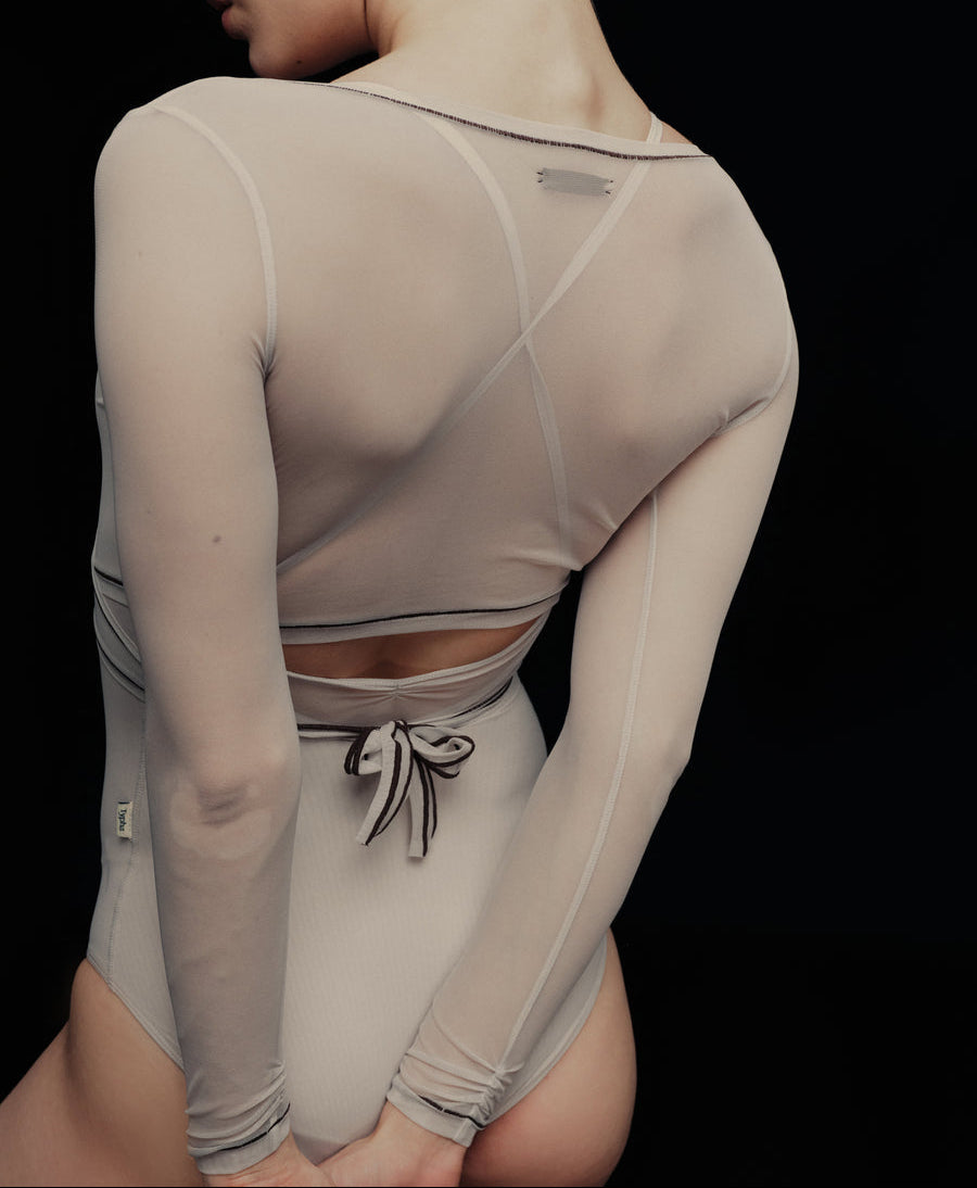 Typha Two-Tone Edge Button Tulle Top